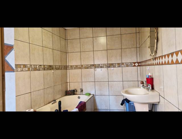 2 BEDROOM FREEHOLD FOR SALE IN MAMELODI EAST